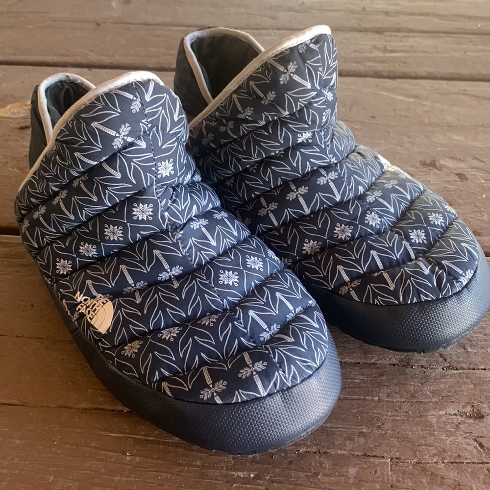 THE NORTH FACE SLIPPERS